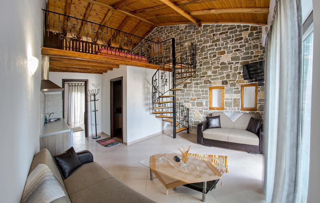 Theano Apartments Sarti Exterior foto